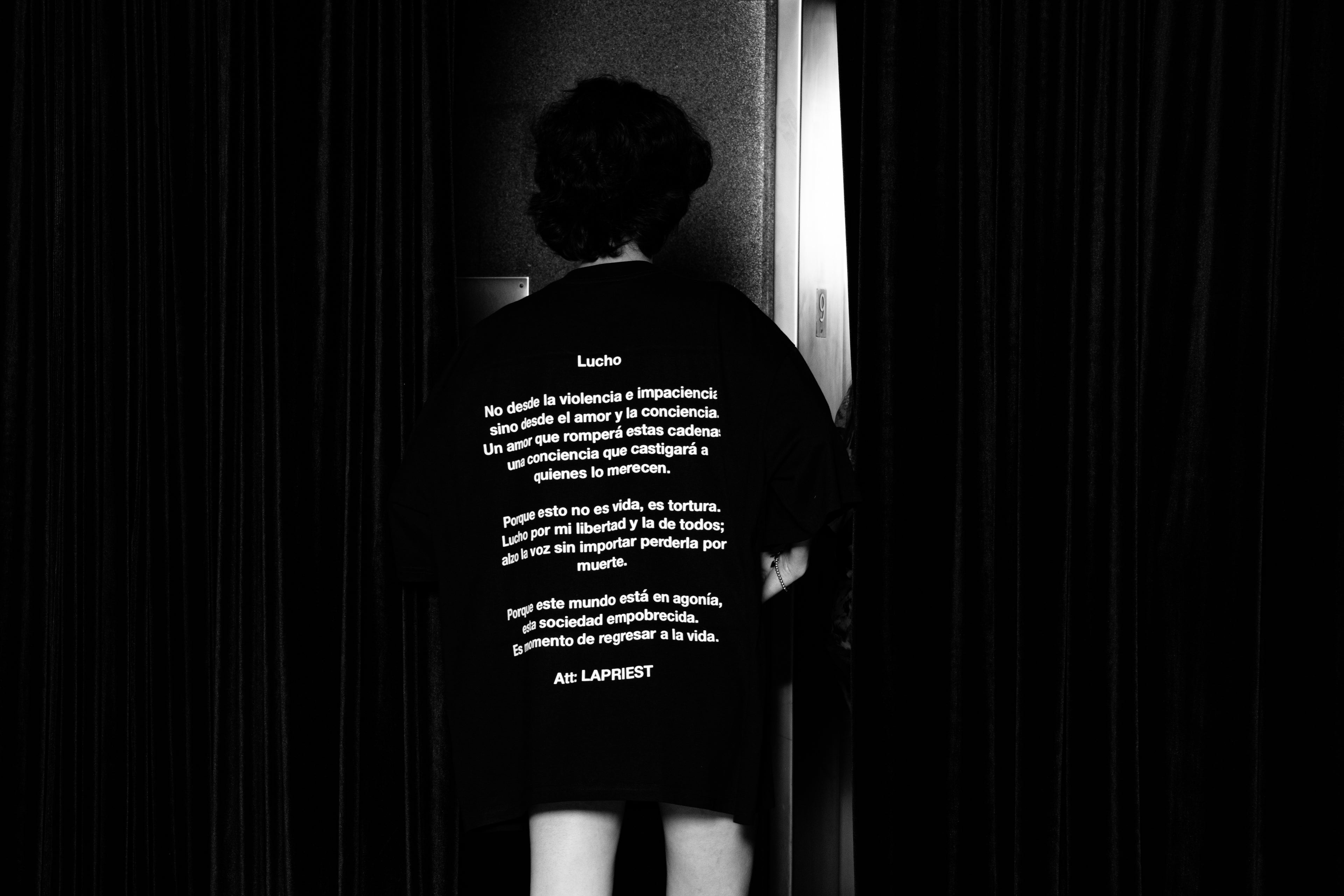 LaPriest T-Shirt “Quien no se mueve no siente las cadenas”