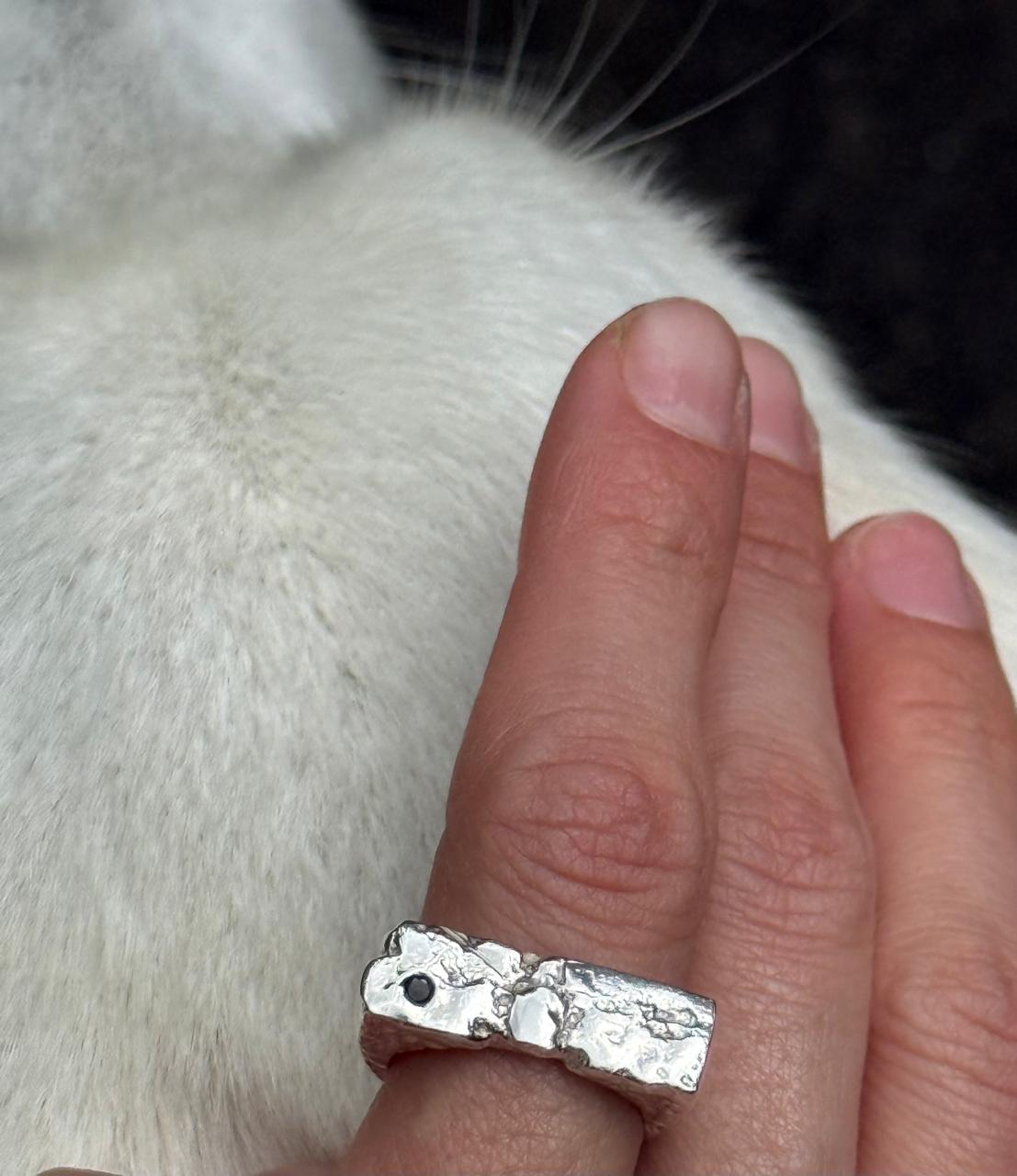 Anillo ABRA con diamante negro